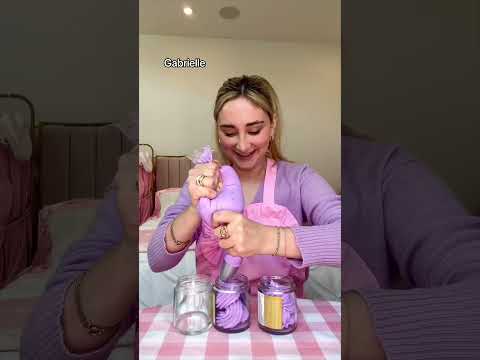 HOW MANY SWIRLS CAN YOU PIPE IN 5 SECONDS #beauty #shortsvideo #skincare #smoothskin #competition