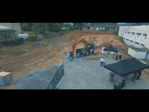 "EXPLORE THE UNLIMITED" Unter dem Namen "Airbase"  in Hösbach bei Aschaffenburg.