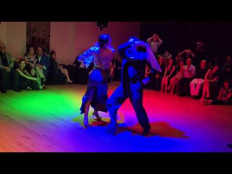 Argentine folkloric performance: Yesica Esquivel & Ariel Leguizamon - Zamba