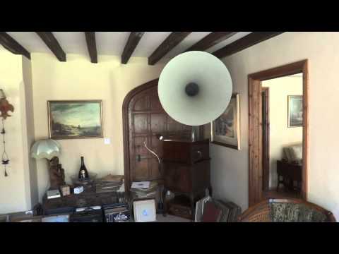 "I can't give you anything but love, baby" The Goofus Five.