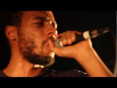 Amewu - Universelle (Amewu + Long Lost Relative Live in Concert)