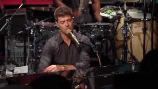 Robin Thicke - &quot;Pretty Lil&#39; Heart&quot; live from Interscope Introducing