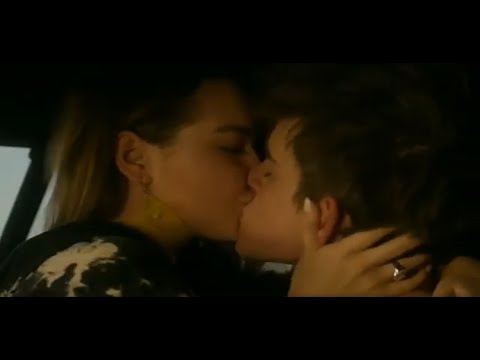 Charlie & Parker Kiss Scene(Sam McCarthy & Sadie Stanley) | Dead to Me S2