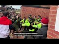 Navijači Manchester Uniteda U Znak Protesta Upali Na Old Trafford