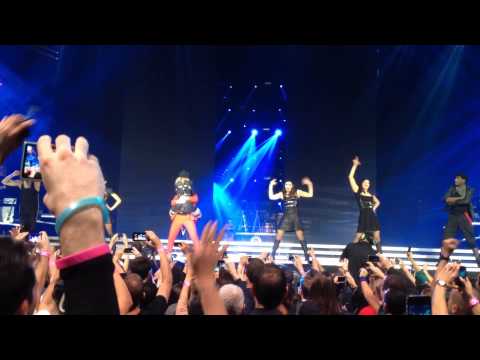 Madonna & PSY- Give It to Me/Gangnam Style & Music  (NYC - November 14, 2012)