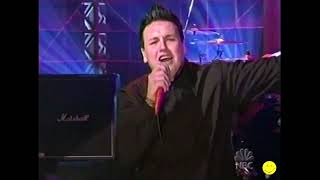 Papa Roach - She Loves Me Not - Tonight Show with Jay Leno - June 27, 2002