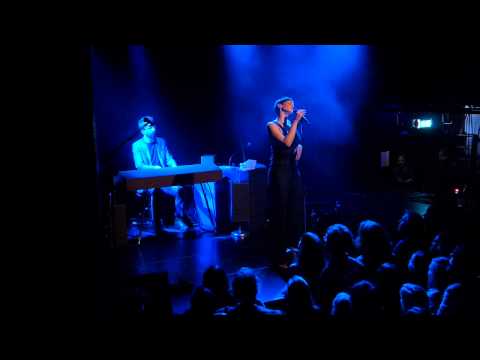 Hooverphonic -  Vinegar and Salt   ( Live @ de Melkweg 11-4-2014 )