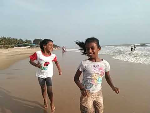 kani&mahi running On the beach