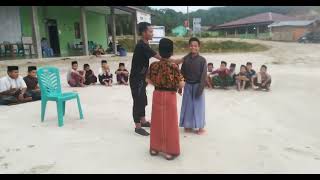 Download lagu praktek berbahasa asing salah satu extrakulikuler di pondok pesantren Darur Rasyid Silatong mp3