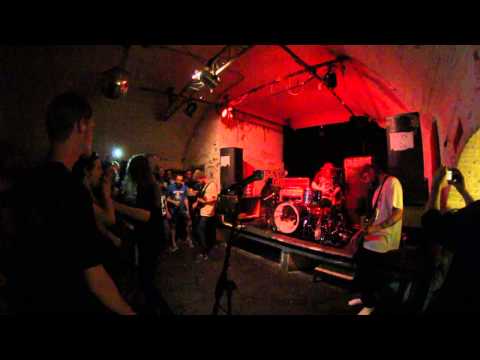 THIS ROUTINE IS HELL Howl live im Venster99 (30.07.2014)