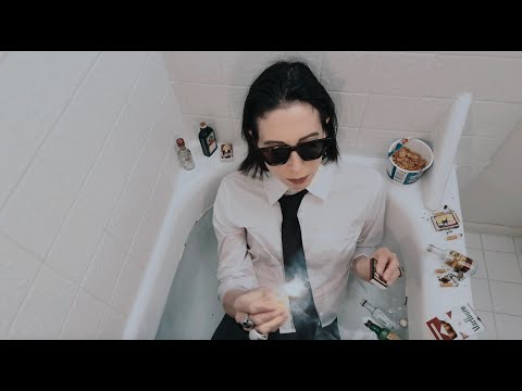 Bossi - KISS ME GOODBYE [Official Music Video]