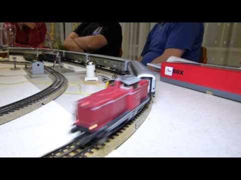 39. Stummi-Treff WN,  25 - Läutewerk (Märklin 438) ausgelöst Diesellok V 100 mit sechs Silberlingen