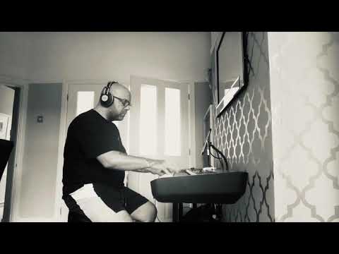 2Funky2 - Brothers and Sisters (piano)