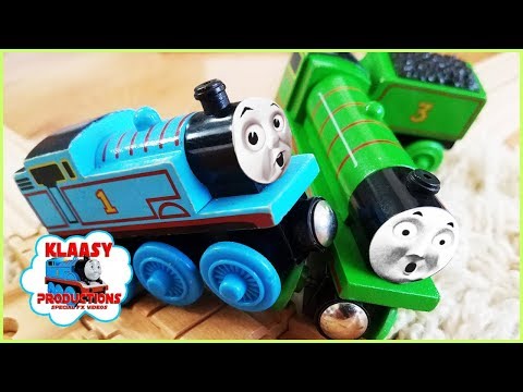 Thomas the Train "Slow Motion Intersection Crashes " | Thomas and Friends Wooden Railway Ep. 25