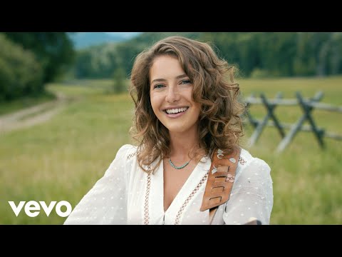 Caroline Jones - Country Girl (Official Music Video)