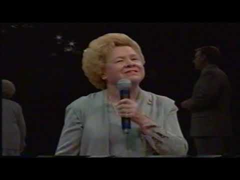 18-2001-09-12 - NQC Wednesday - Naomi & the Segos