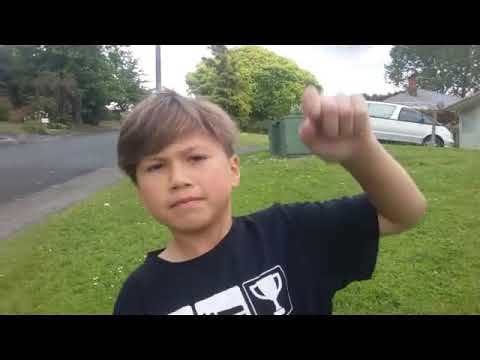 download lagu mp3 mp4 Mr Gamez, download lagu Mr Gamez gratis, unduh video klip Mr Gamez