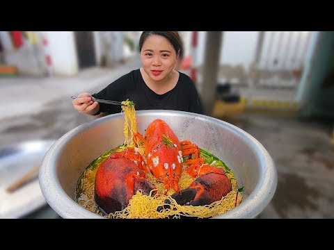 Tô mì tôm hùm Alaska khổng lồ 6kg giá 8 triệu ở vựa hải sản Calisa | 300$ lobster noodles meal