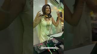 Download lagu GIRL DJ OPERATOR | ZING ZING ZINGAAT SONG | DJ PRIYANKA | #dj #djlover #zingaat #cutegirl #viral #1k mp3