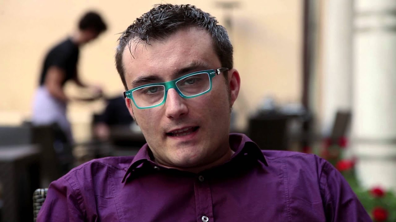 Trailer SEGNI PARTICOLARI: DOCUMENTARISTA