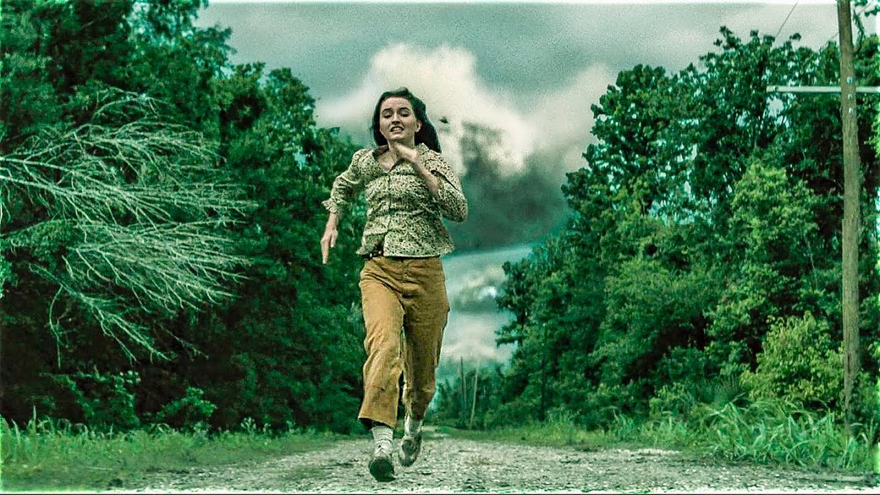 Jovem do INTERIOR Luta Por Sua VIDA ao DESCOBRIR Algo TENEBROSO Nas NUVENS Acima de Sua Cidade