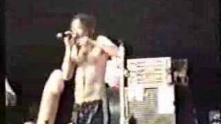 KoRn - 03 - Good God (England - 1996)