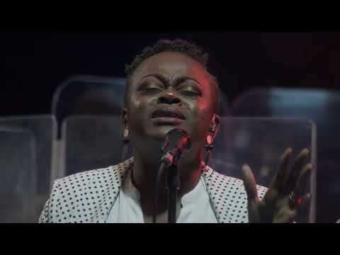 Nadège Mbuma - Devant l'Agneau (Live Recording)