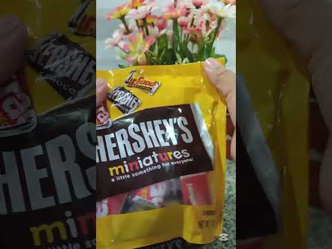 🌈Very Satisfying Hershey's Miniatures Chocolate #asmr#satisfyingsounds  #chocolate #shorts