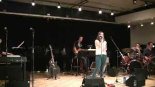 Joannie  Lussier - chant en solo