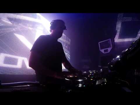 DJ Ollie - Live at Innovation NYE