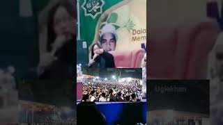 Download lagu FURIOUS! HABIB BAHAR REBUKES AN ATTENDEE FOR SMOKING 🔥🔥🔥 mp3