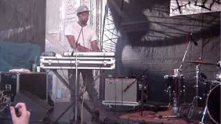 Toro Y Moi - Minors (live @ Creepy Teepee 2010)