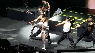 Tinashe - Keep Your Eyes On The Road (Intro)/Ride Of Your Life/Party Favors (Live)