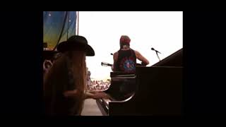 Georgia on a Fast Train - Willie Nelson @ Woodstock 1999