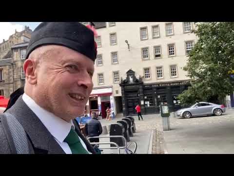 Edinburgh Old Town Walking Tour with local guides Joe and Mike