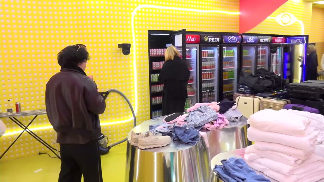 “Kur e pashë veten sot në pasqyrë…”/ Stenaldo shkëmben batuta për Nikol