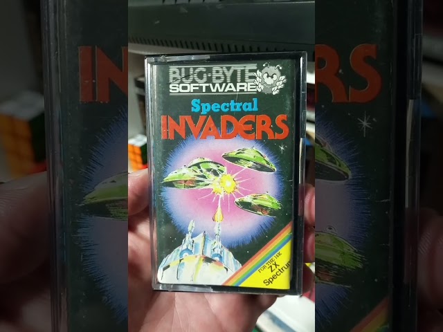 Vídeo relacionado con Abrebotellas Space Invaders para fans de lo retro - Decoración retro para fans de los accesorios de los 80 - Ideal para nostálgicos