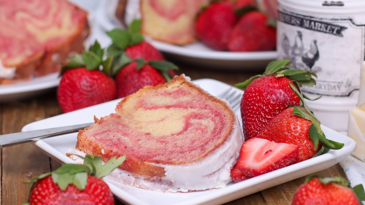 Strawberry Cream Cheese Pound Cake 🍓