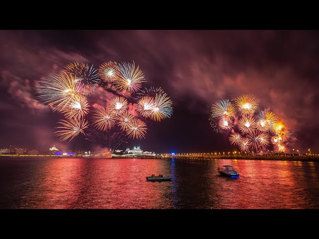 Пятиминутный салют прогремел над Казанью в честь Дня Города и Республики