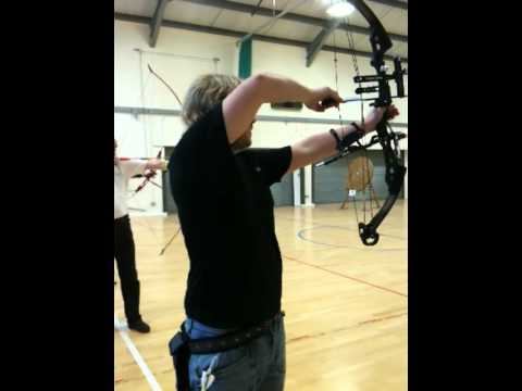 Compound Archery - Shooting Mathews Apex 7 with Evolution release