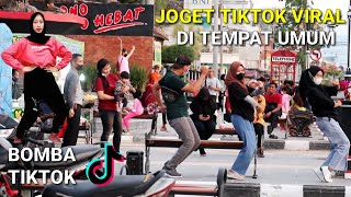 Download lagu JOGET TIKTOK VIRAL DI TEMPAT UMUM BARENG CEWEK DJ BOMBA BOMBA TOLONG TOLONG | NGAKAK PARAH HAHA mp3