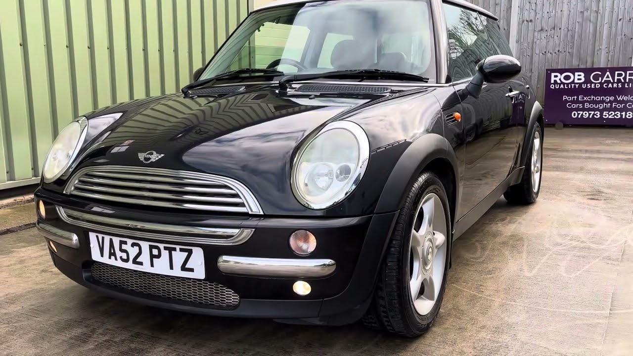 Mini Cooper 1.6 2003 Cosmos Black used car review