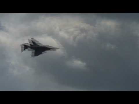 Spirit of STL Airshow 2006 - F4 Pass