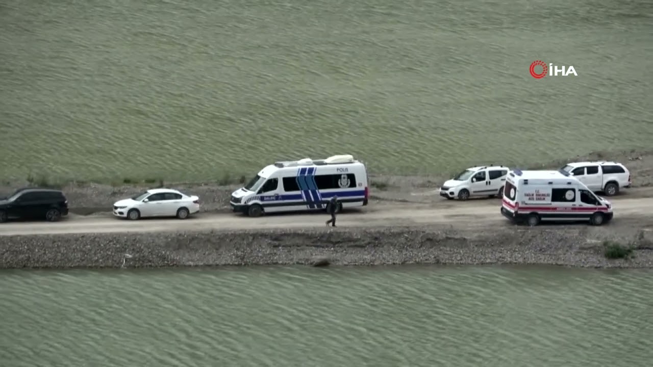 Kızılırmak'a devrilen kamyonun şoförü hayatını kaybetti