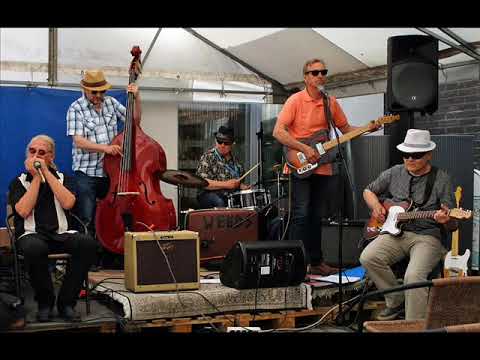 Weeds Oulu Finland, Big Legged Woman