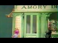 Betty Lou Goes Shopping French