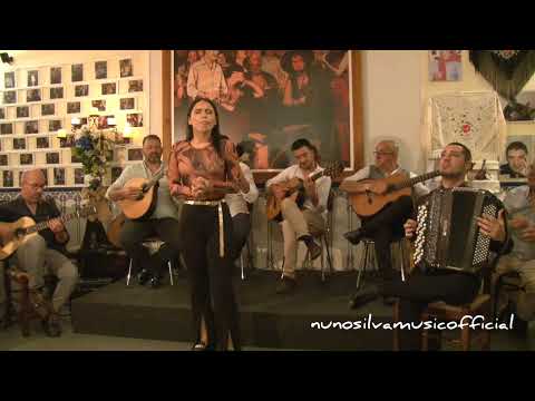 Maria Emília, "Fado Menor"- Minha mãe eu canto a noite