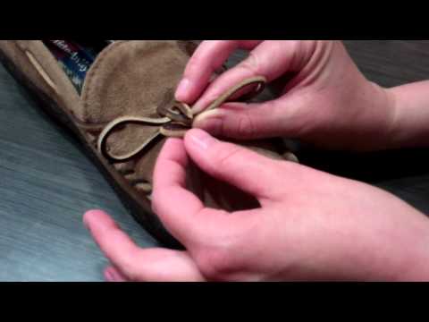 How to tie a shoelace