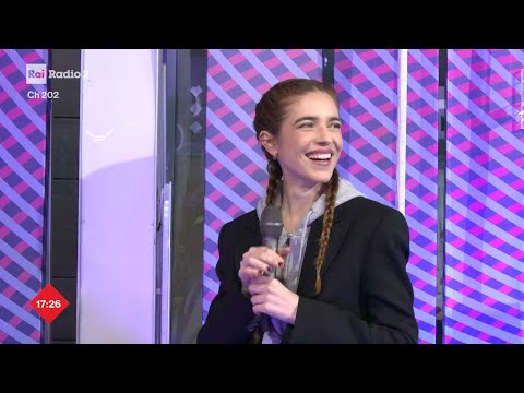 Lundini insieme a Valentina Romani - Radio2 Speciale Sanremo con Valerio Lundini - 08/02/2023