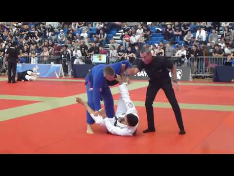 Krzysztof Suchorabski vs Max Campos - IBJJF London Fall Open 2017 - Black Adult - Light
